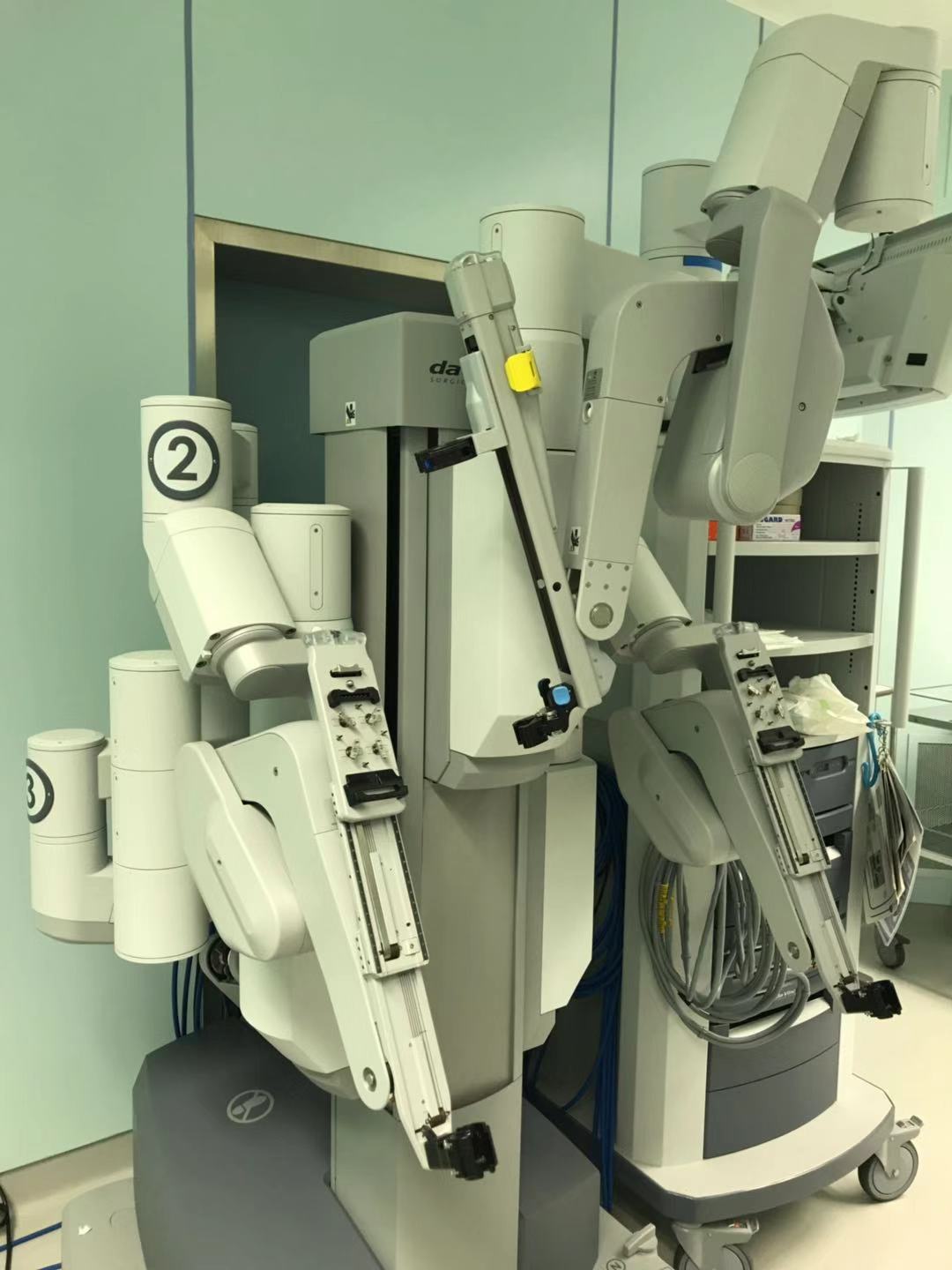 机器人为何擅长手术？