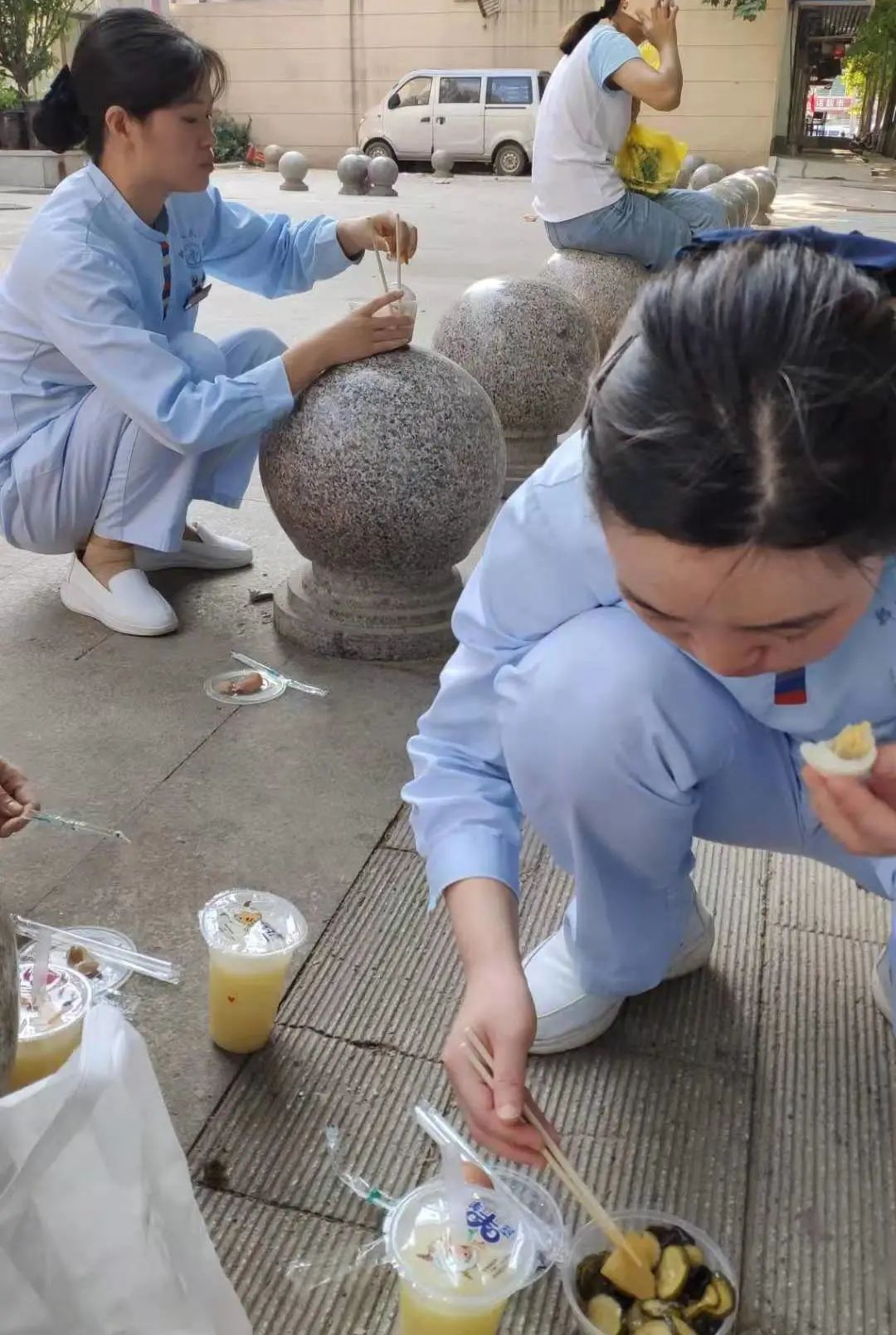郑州人民医院第六次出征参与二七区第二轮核酸检测工作