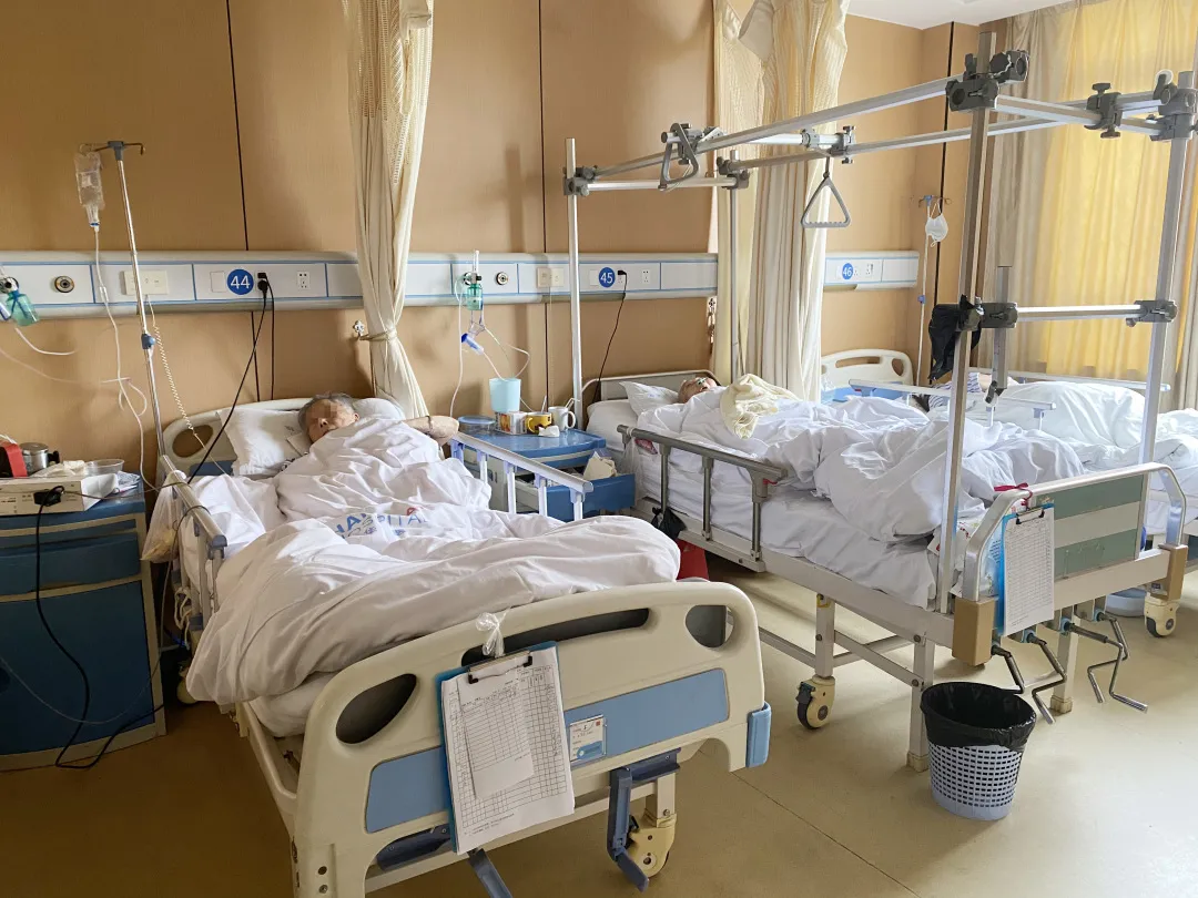 战胜「人生中的最后一次骨折」!上海海华医院多学科协作成功救治 3 名高龄骨折患者