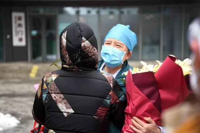 雪中静美的河南省人民医院，又有 5 名患者治愈