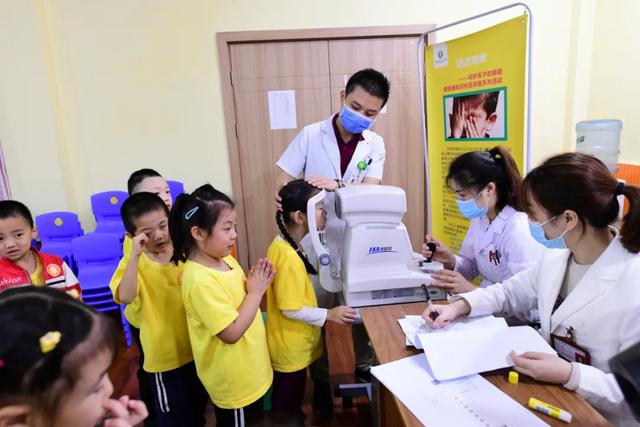 璧山区人民医院「明目皓齿」志愿服务活动启动