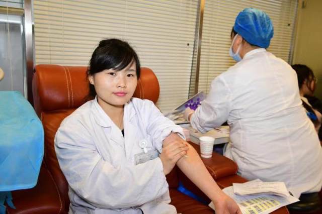 西安交通大学第一附属医院组织「学雷锋献爱心」无偿献血公益活动