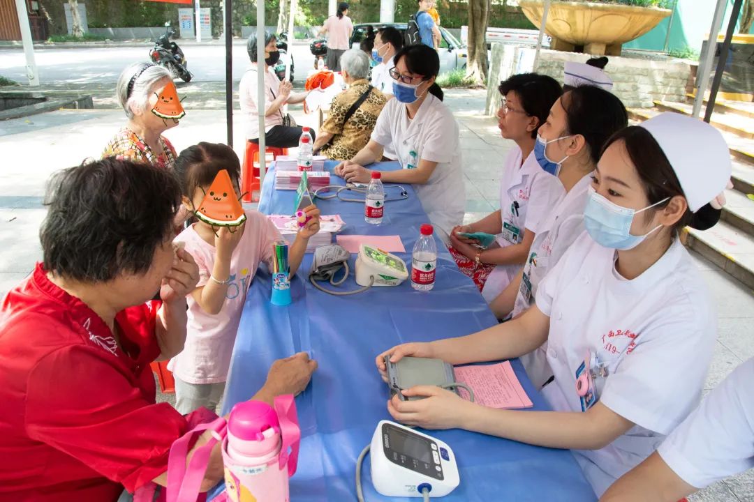 广西江滨医院开展儿童节主题义诊活动
