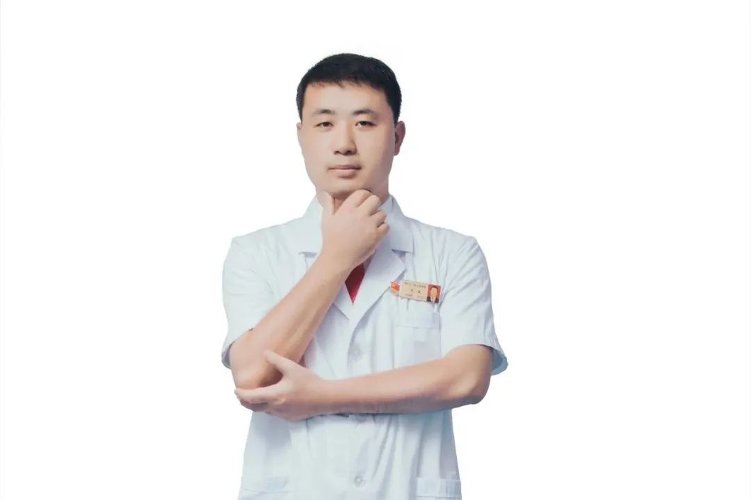 庆祝中国医师节，石门县人民医院 25 名医师受表彰