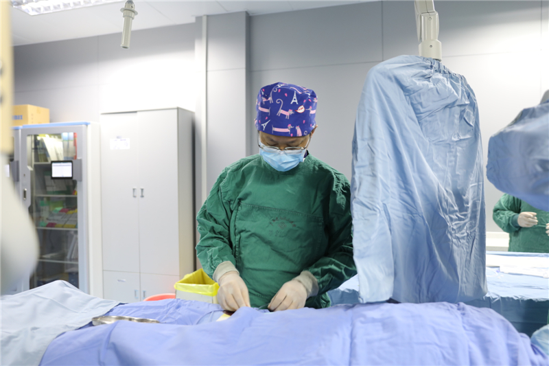 桂林首例心血管内科经导管主动脉瓣置换术在南溪山医院成功施行