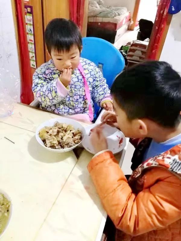 湖北省天门市第一人民医院泪目！抗疫医生和他的孩子们