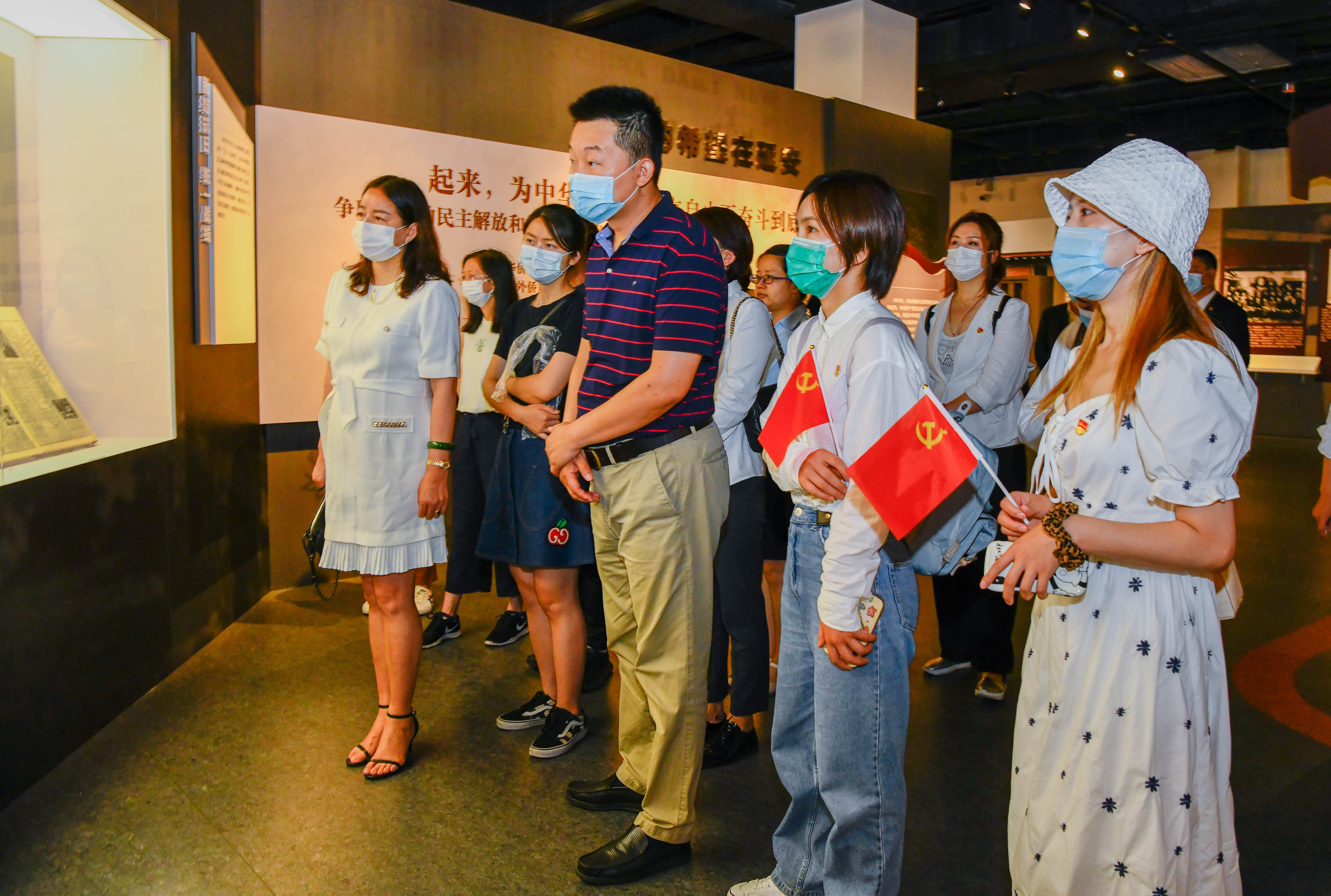 永远跟党走，参观「百年航程 · 赤子侨心——庆祝中国共产党成立 100 周年主题展」