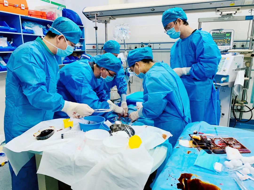深圳市龙岗区人民医院：鬼门关里抢人，他们用神器再创生命奇迹
