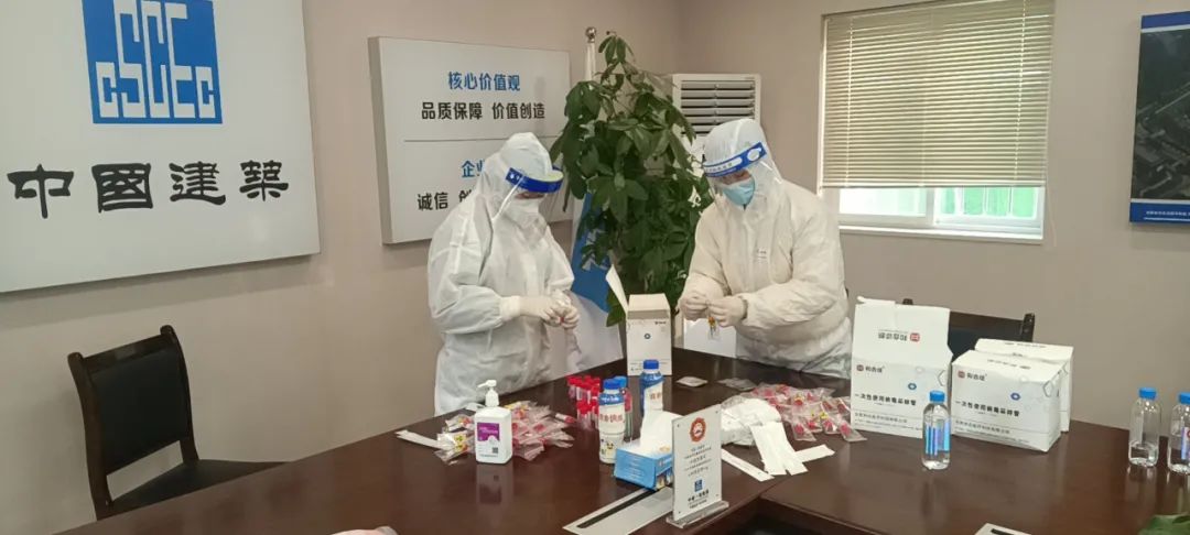 避免人员聚集，成都誉美医院为单位提供上门核酸检测服务