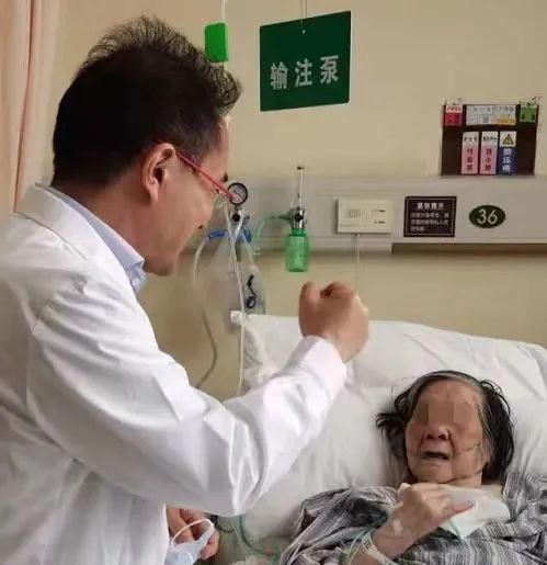 同济大学附属同济医院整形美容外科成功为一94岁高龄患者一期完成创伤救治及美容修复