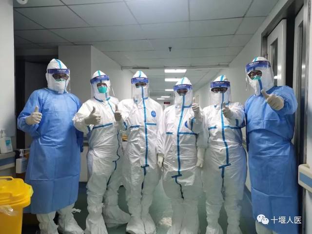 金银潭医院到底有多忙？十堰援汉护士窦登辉亲身经历告诉你！