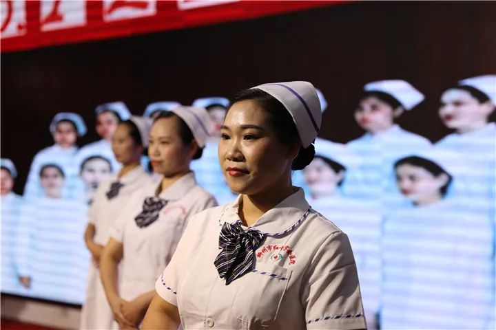 柳州市红十字会医院：最美的鲜花，送给最美的「TA」