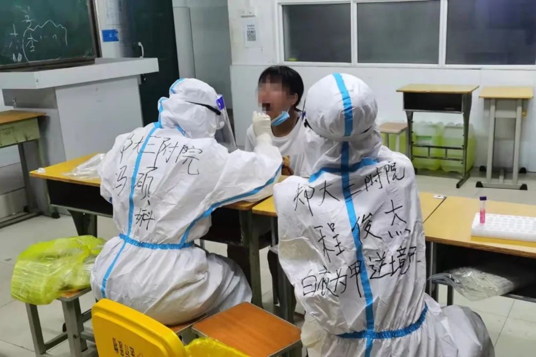 【抗「疫」故事】等怪兽打完，妈妈就回来
