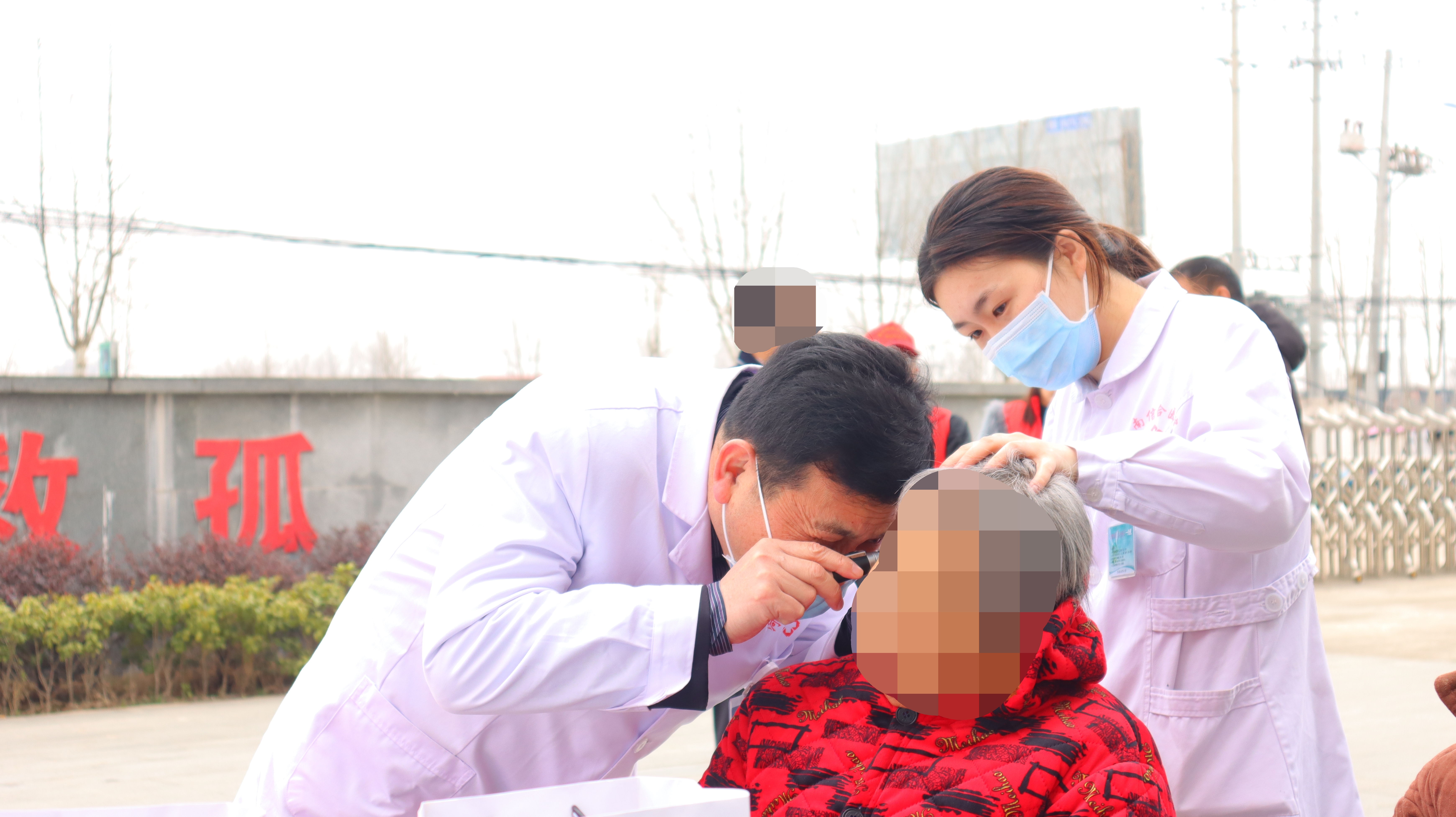 河南信合医院开展「爱耳日」义诊送健康活动