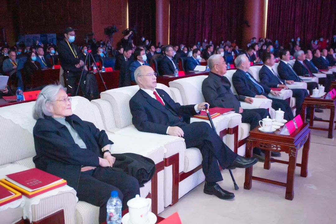 陆道培院士荣膺 2020 荣耀医者盛典「生命之尊」奖