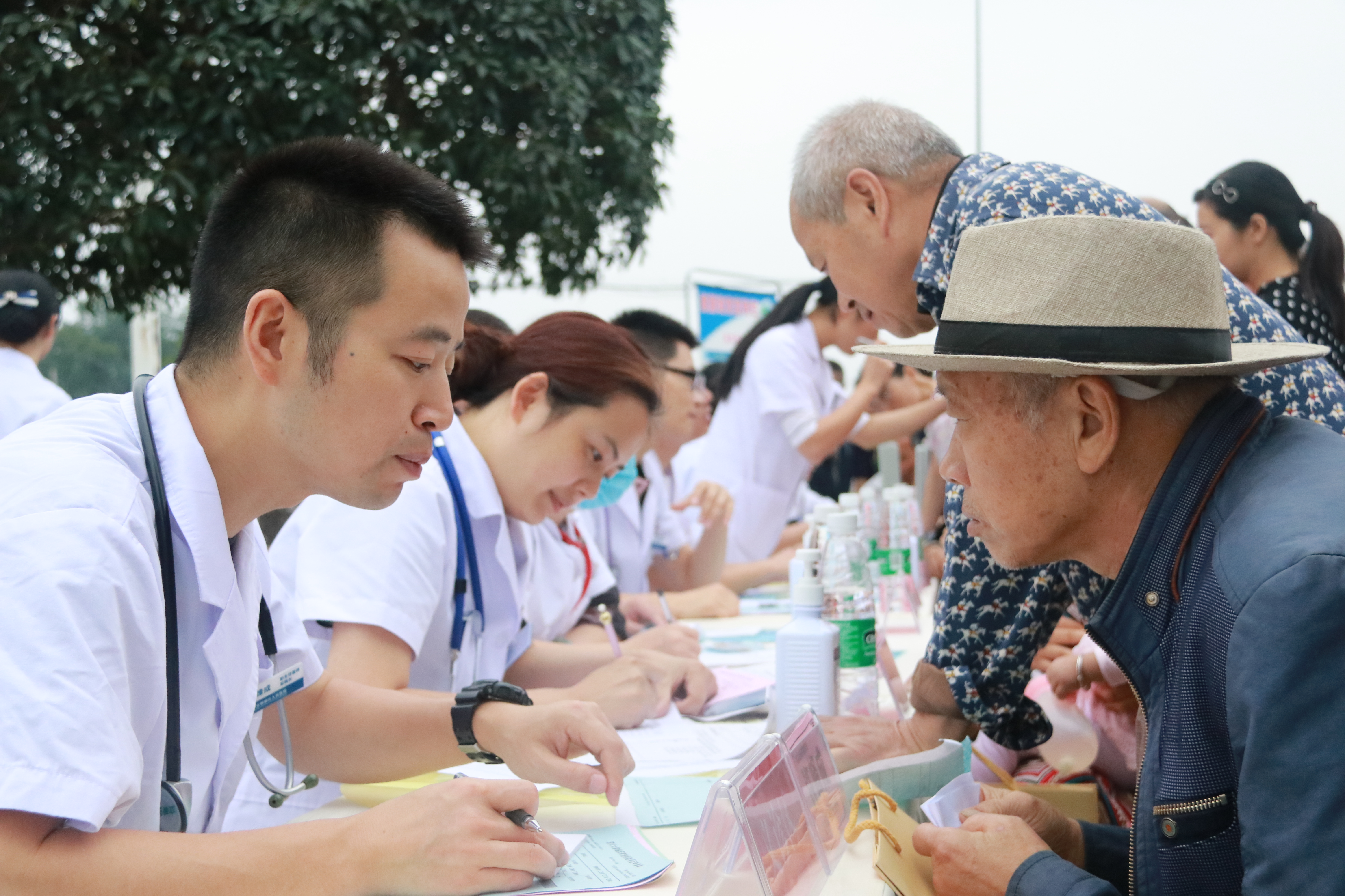 红色领航，医心向党