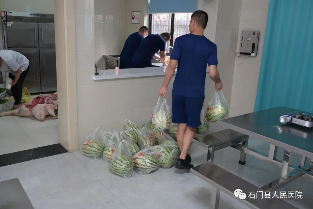 军民一家亲，石门县人民医院开展「八一」建军节走访慰问