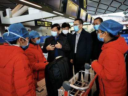 广西非公立医疗机构赴武汉援助医疗队出征