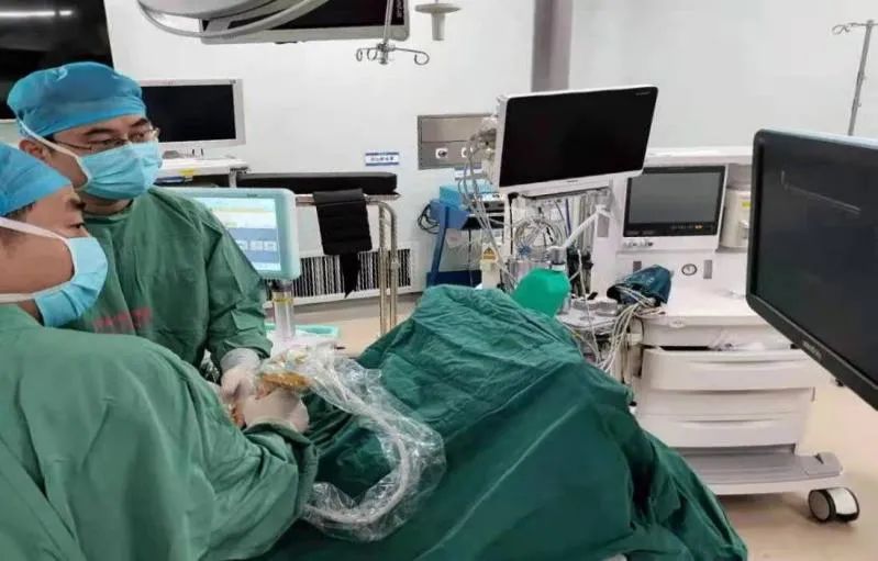 合肥京东方医院为一年轻女子成功实施乳腺肿物微创旋切术
