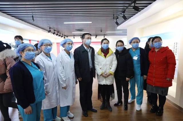 济南市人民医院举行第二批赴鄂医疗救援队出征仪式