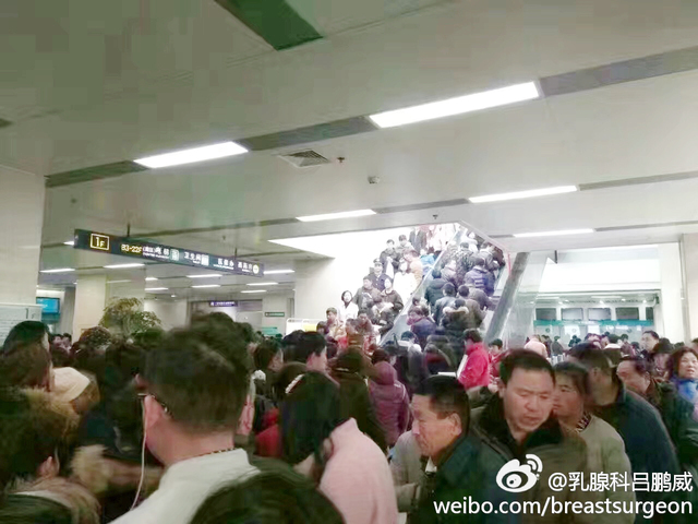 节后各医院流量完爆春运,医生们要累疯了