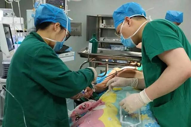 应从江所需，尽杭州所能，萧山区第一人民医院被授予「扶贫贡献爱心单位」称号