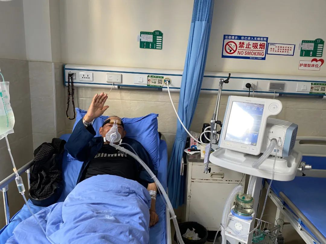 培训、抢救……这位重症医学科医生显身手