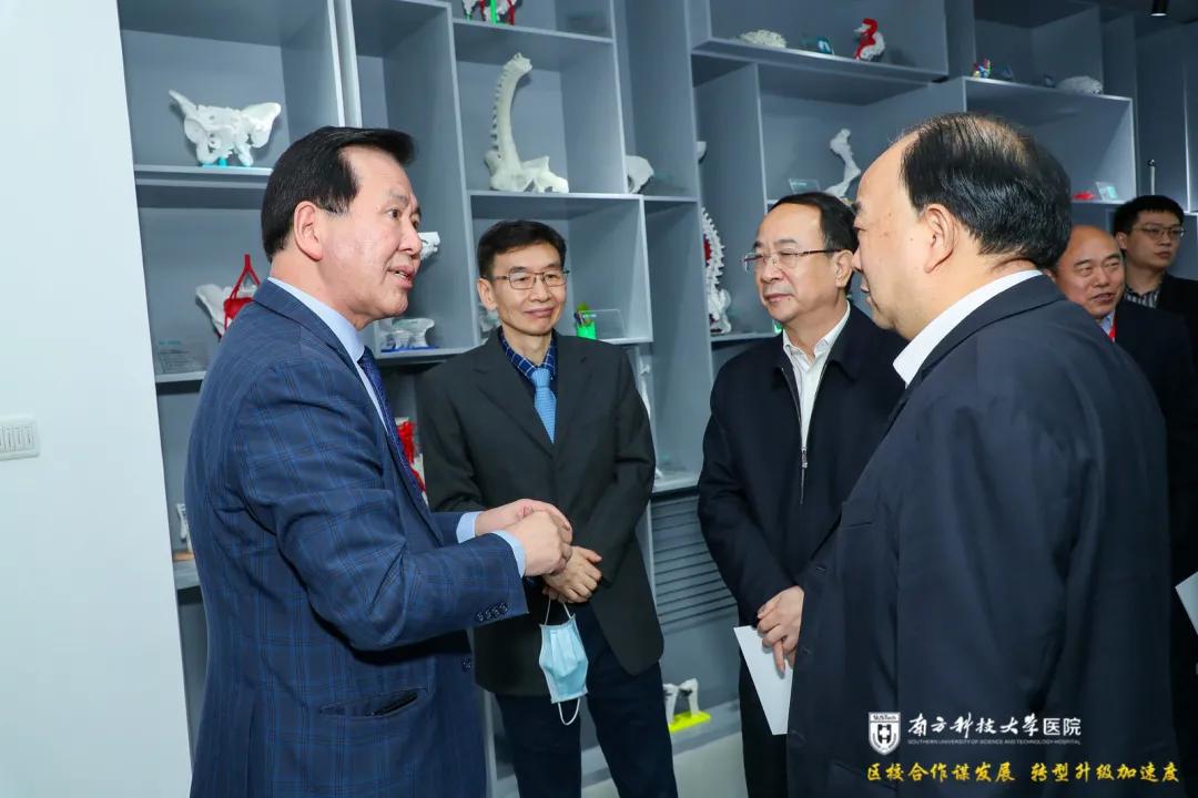 中国首届智能与数字外科学术会议于南方科技大学医院召开