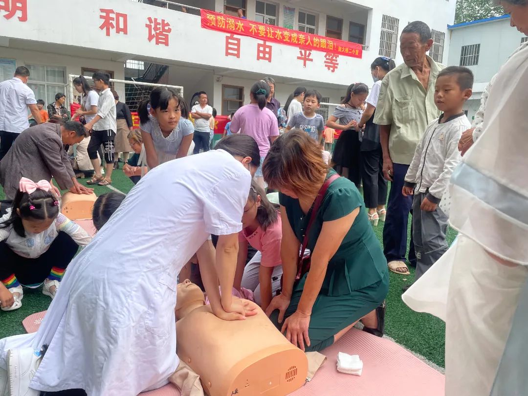 河南信合医院走进固始县南大桥乡第二小学，开展急救知识培训