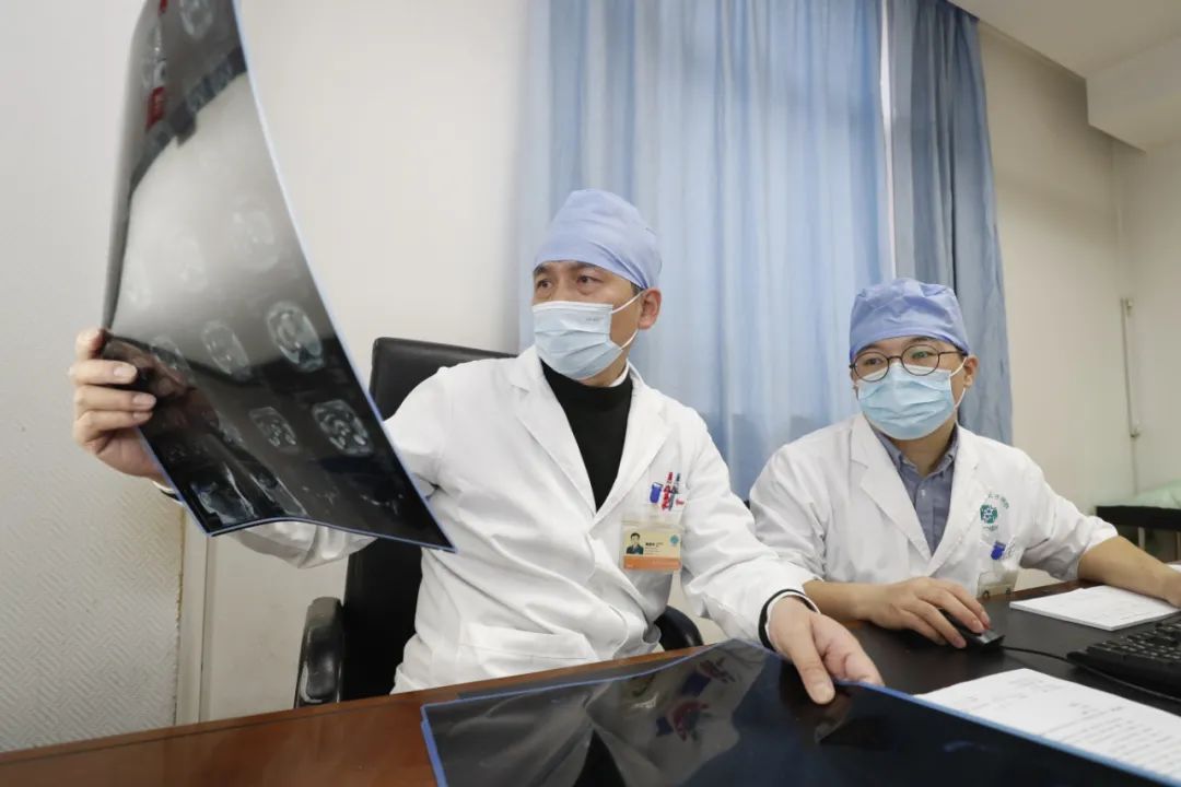 第二军医大学附属东方肝胆外科医院黄牛怎么收费的简单介绍