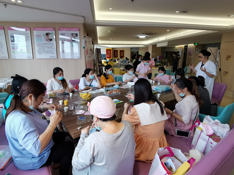 厦门莲花医院举办母亲节系列活动，为妈妈们献上美好问候