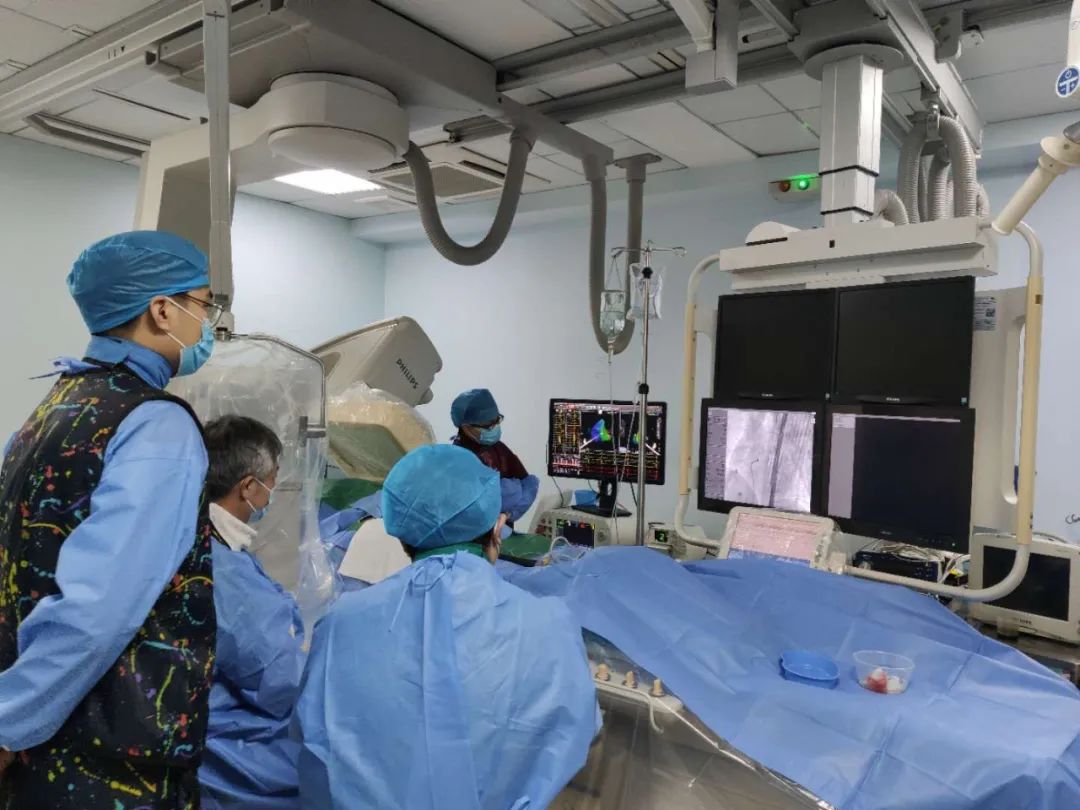 黄石市爱康医院首次完成行三维导航系统标测下的心脏射频消融术