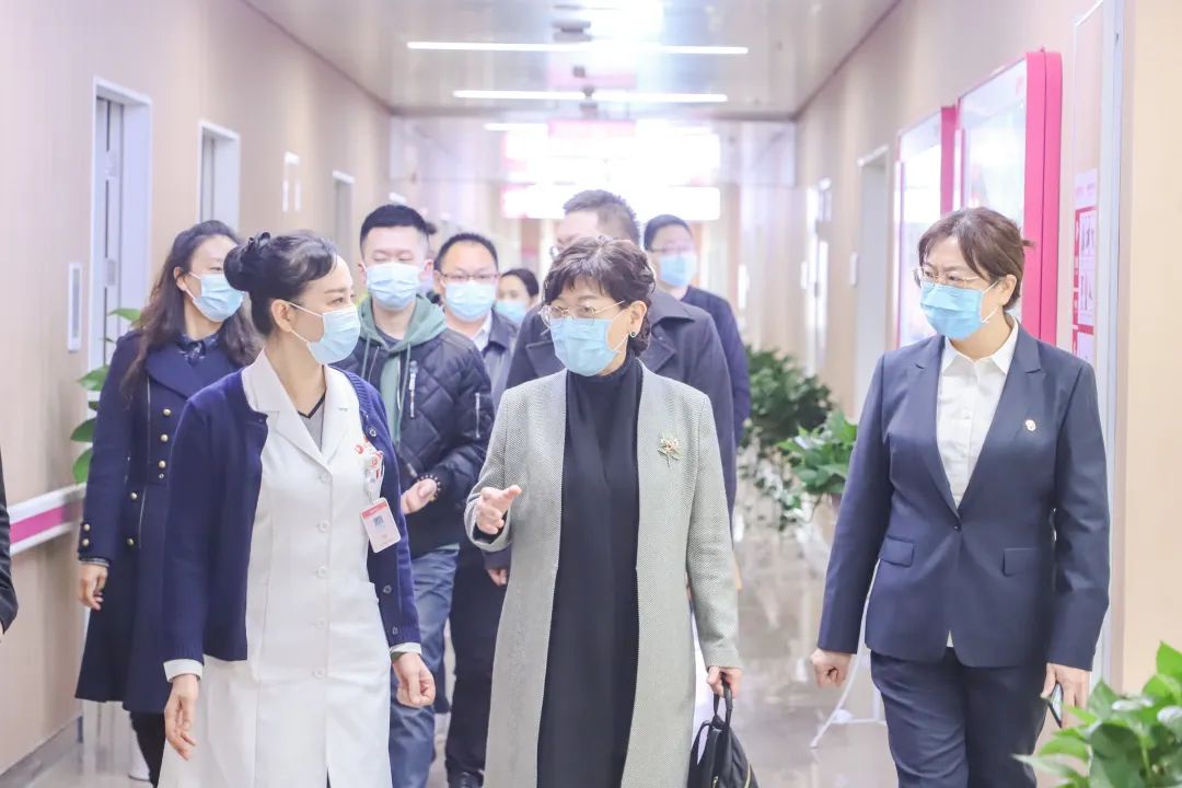 青海省中医院领导一行来西安高新医院参观交流