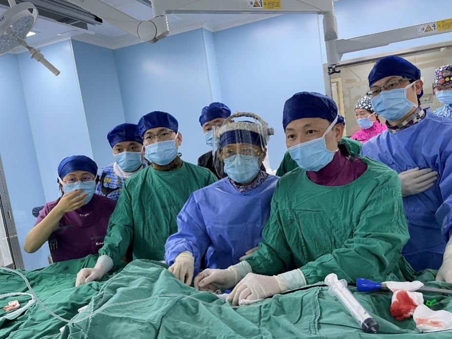 上海市第一人民医院为 90 岁高龄患者植入无导线「胶囊起搏器」