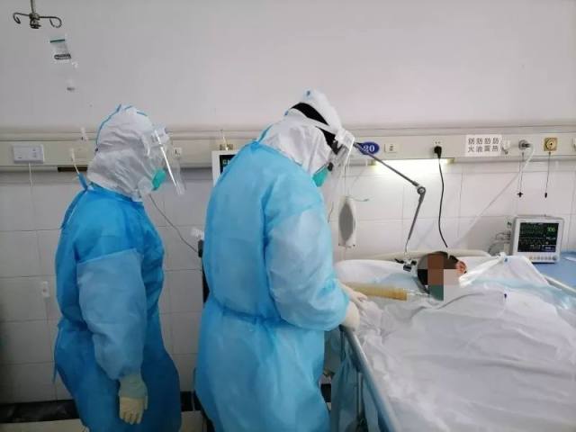 福建省肿瘤医院援宜医疗队员投入紧张的救治工作