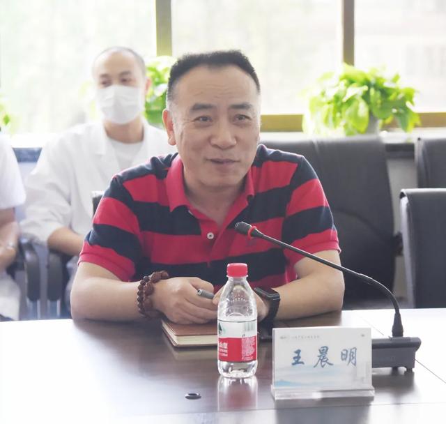 上海市第二康复医院请新一届院外行风监督员并召开工作会议
