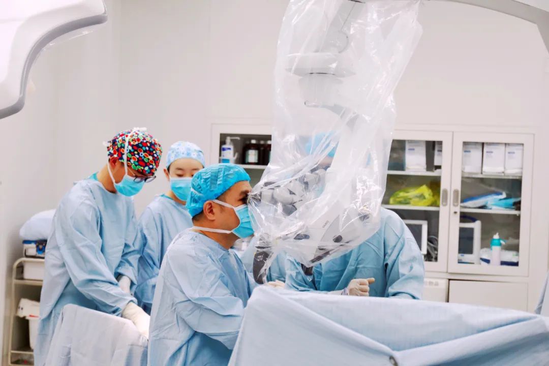 太有爱！享受暖心救助，女婴在贵黔国际总医院开启有声世界