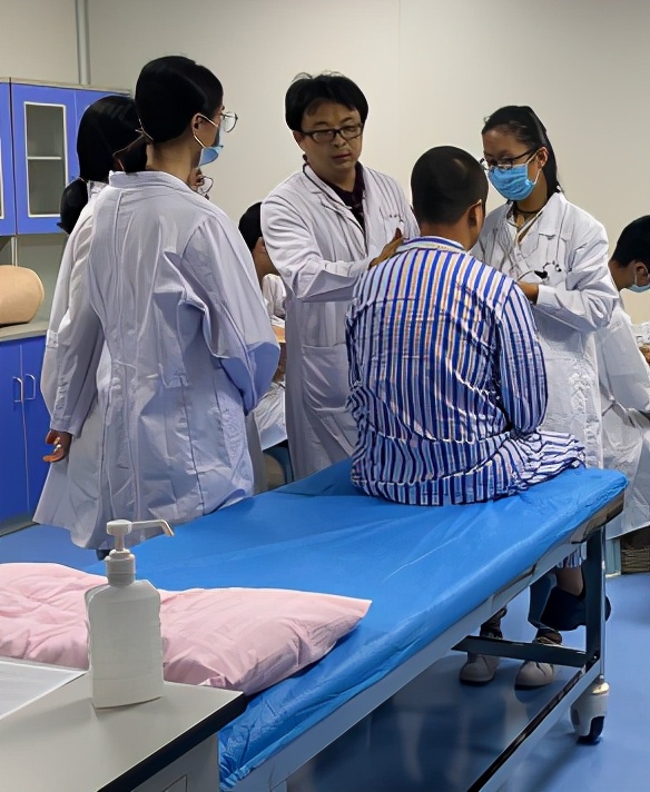 深圳市罗湖区人民医院标准化病人教学开始啦