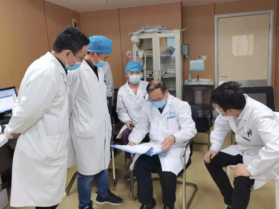 战胜「人生中的最后一次骨折」!上海海华医院多学科协作成功救治 3 名高龄骨折患者