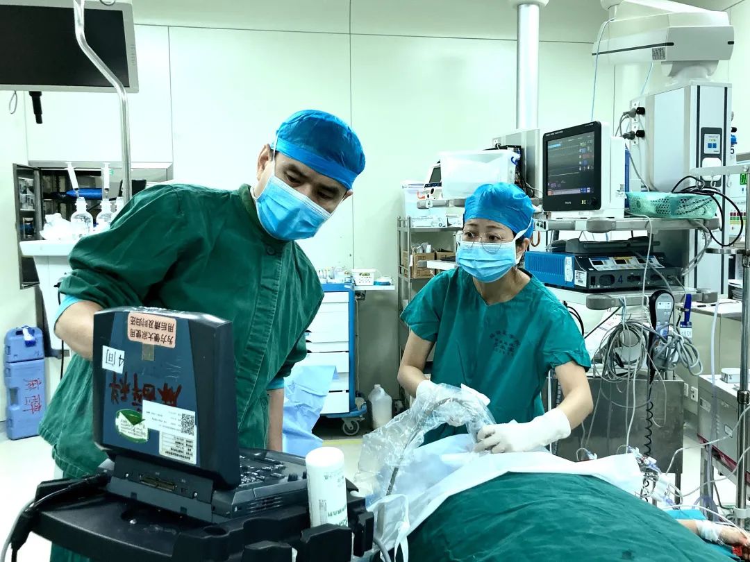 桂林医学院附属医院为免费救治的首例先心病患儿成功实施手术