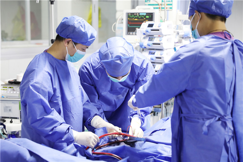 宜州首例 宜州区人民医院首次成功为危重患者实施ECMO治疗