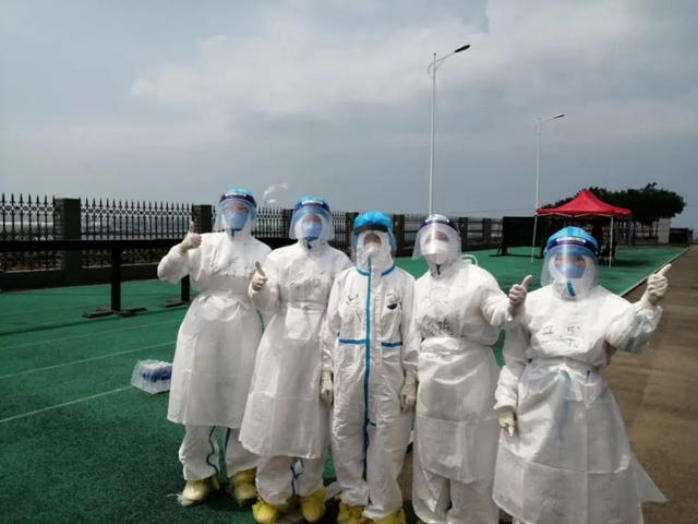 大连港医院积极开展港内职工核酸检测工作，确保港口防疫安全