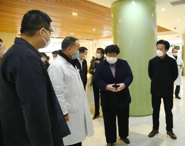 宝山区委、区府领导走访慰问上海二康医院广大医务人员