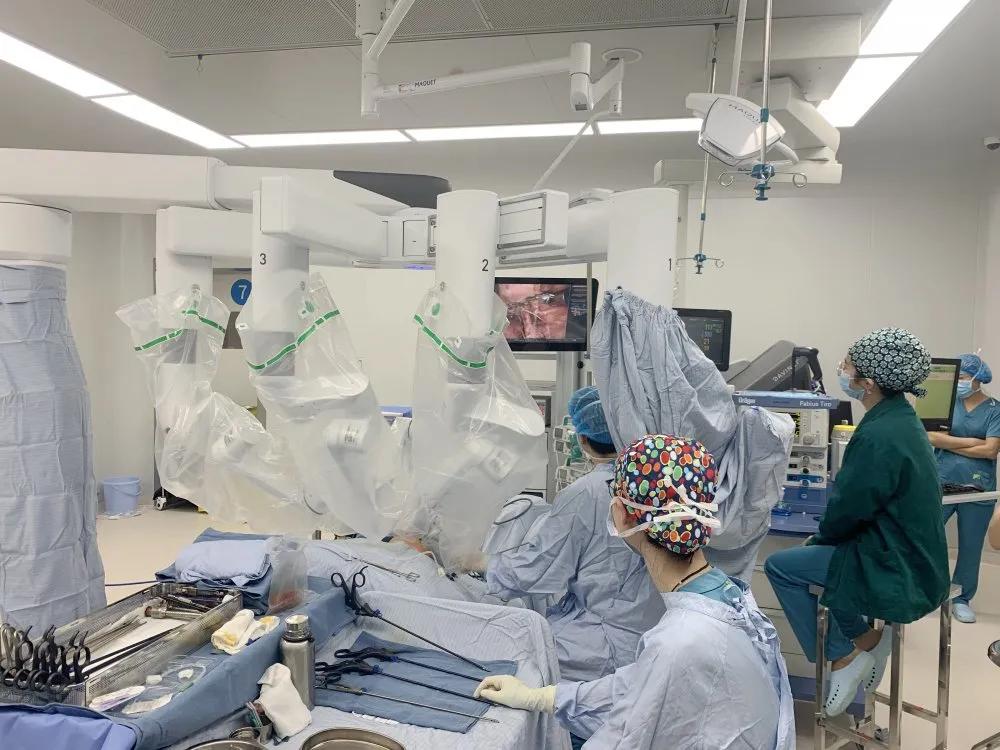 贵黔国际总医院成功为4个月婴儿开展达芬奇机器人手术