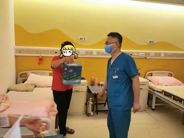 浓情「粽」意   郑州知了康复医院为患者送来端午粽子