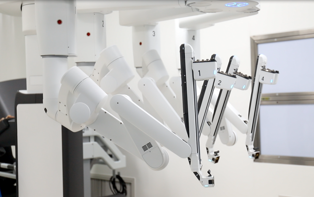 珠海市人民医院：当全国知名妇科专家遇见机器人