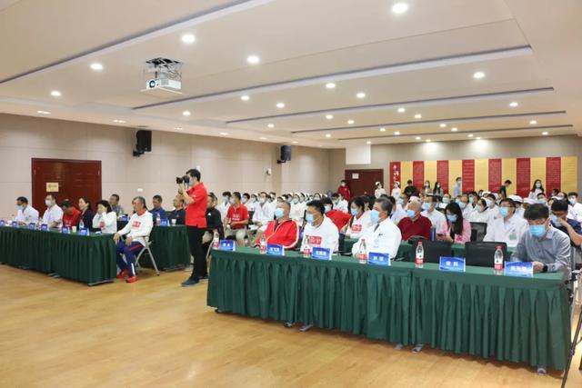 中美医疗集团探索肾病康复 MDT 新路径、院士领衔临床一体化发展研讨