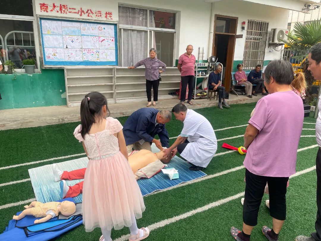 河南信合医院走进固始县南大桥乡第二小学，开展急救知识培训