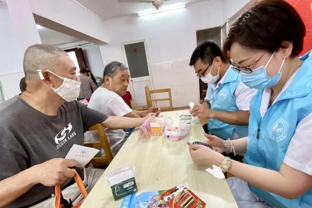上海市第二康复医院赴淞南社区义诊