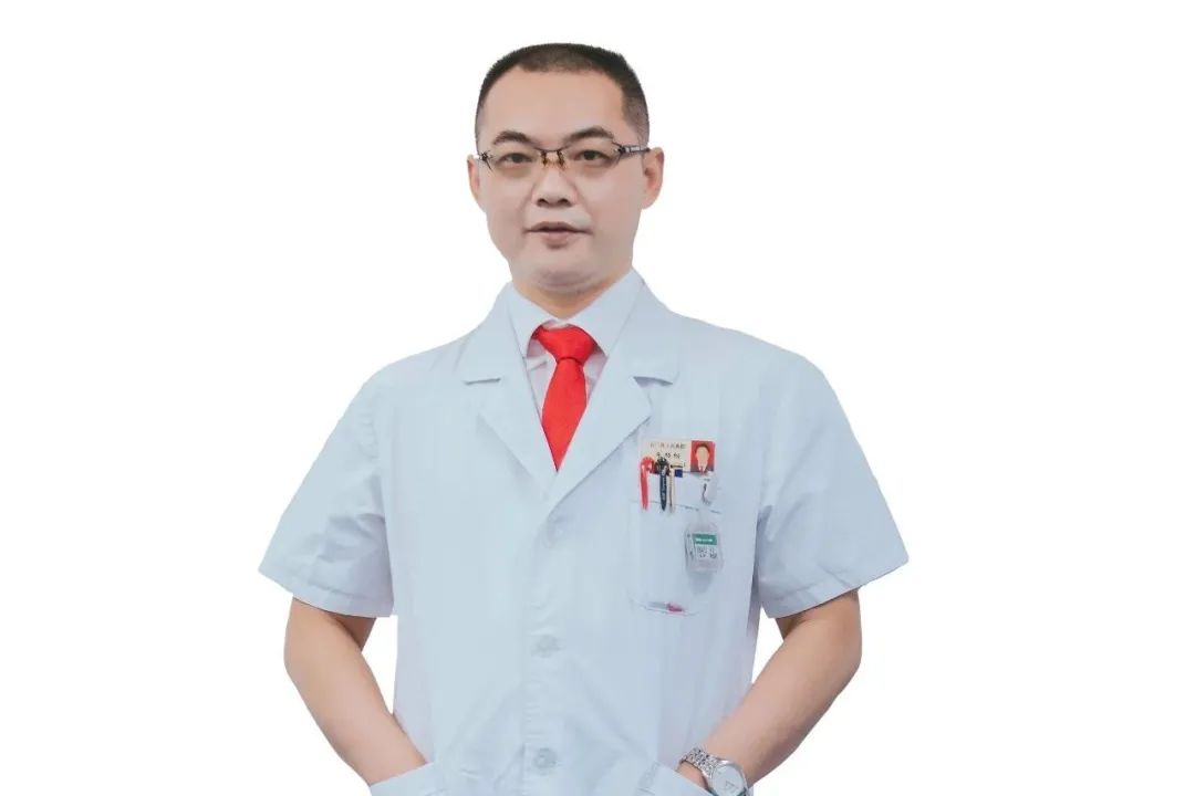 庆祝中国医师节，石门县人民医院 25 名医师受表彰